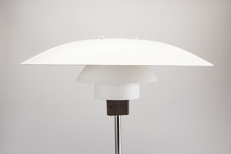 Poul Henningsen, table lamp, "PH 4/3", Louis Poulsen, Denmark.