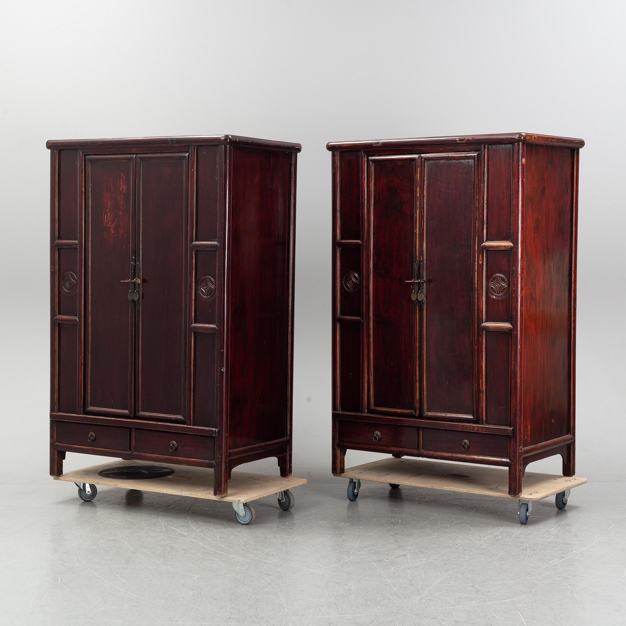 A pair of Chinese cabinets, 20th Century.
