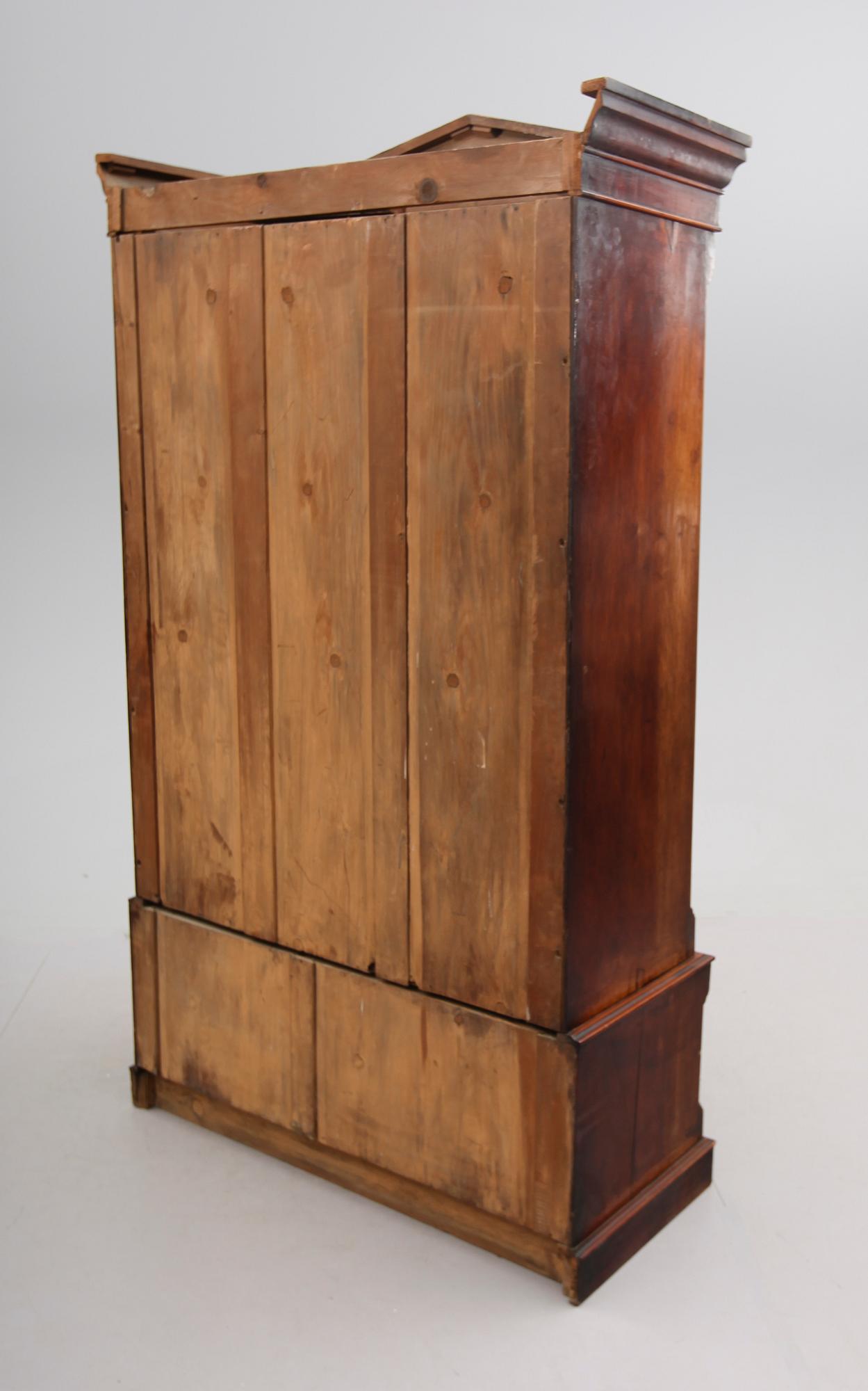 KLÄDSKÅP, England, 1800-talets slut.