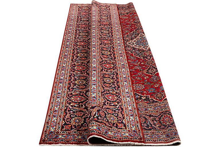 A carpet, Kashan, approx. 360 x 247 cm.