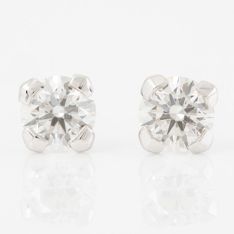 Earrings 18K white gold with brilliant-cut diamonds.
