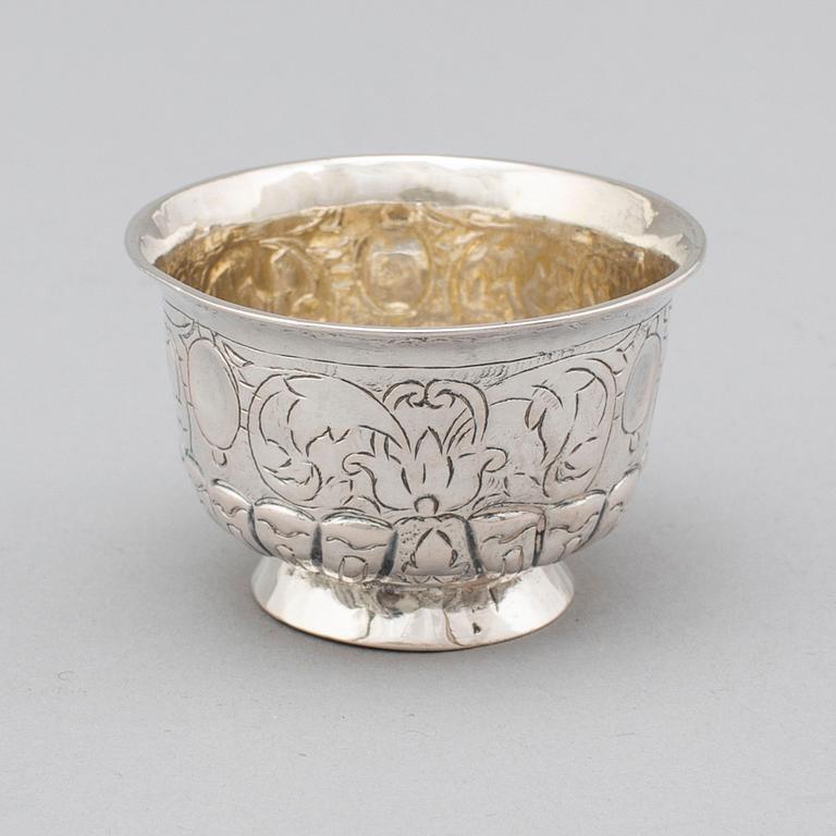 A Russian 18th century silver charka, unidentified makers mark, MOscow 1745.