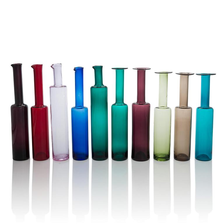 Nanny Still, a set of ten bottles signed Riihimäen Lasi O.Y Nanny Still.