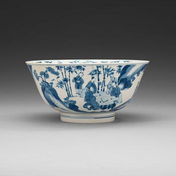 1703. A blue and white bowl, Qing dynasty with Kangxi six character mark and period (1662-1722).