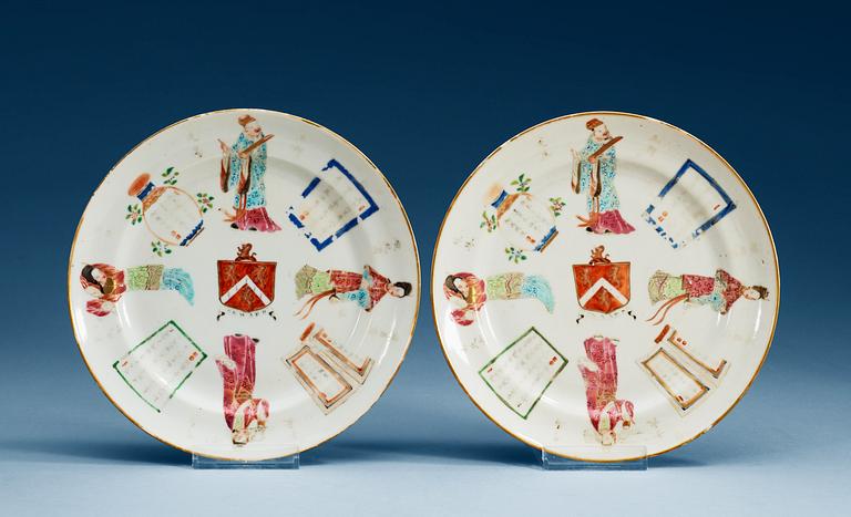 A pair of Canton armorial dinner plates, Qing dynasty, 19th Century ca 1855.