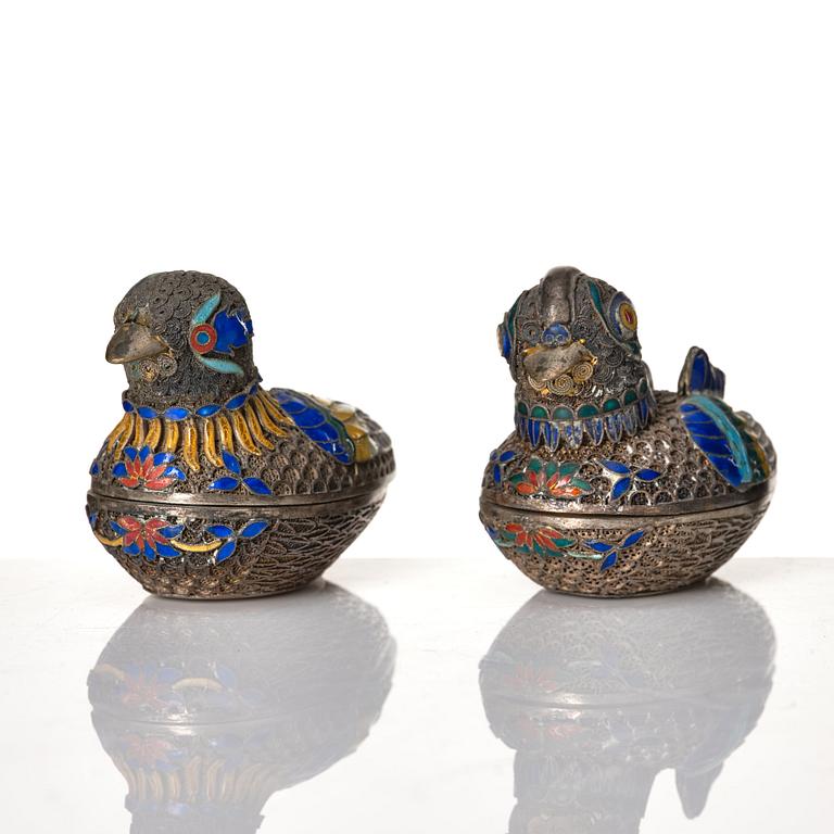 A set of three potpurri figurines, silver and enamel, late Qing dynasty/early 20th Century.