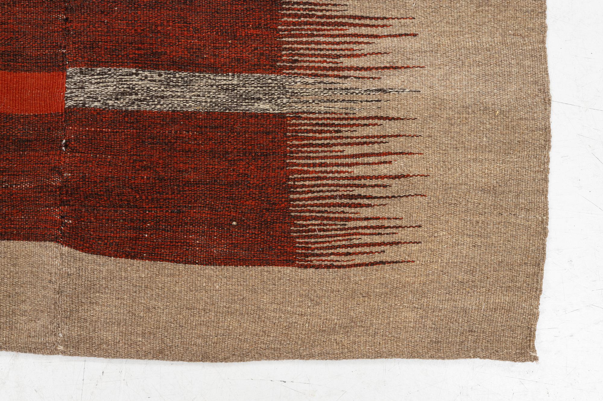 A persian kilim rug, c. 254 x 111 cm.