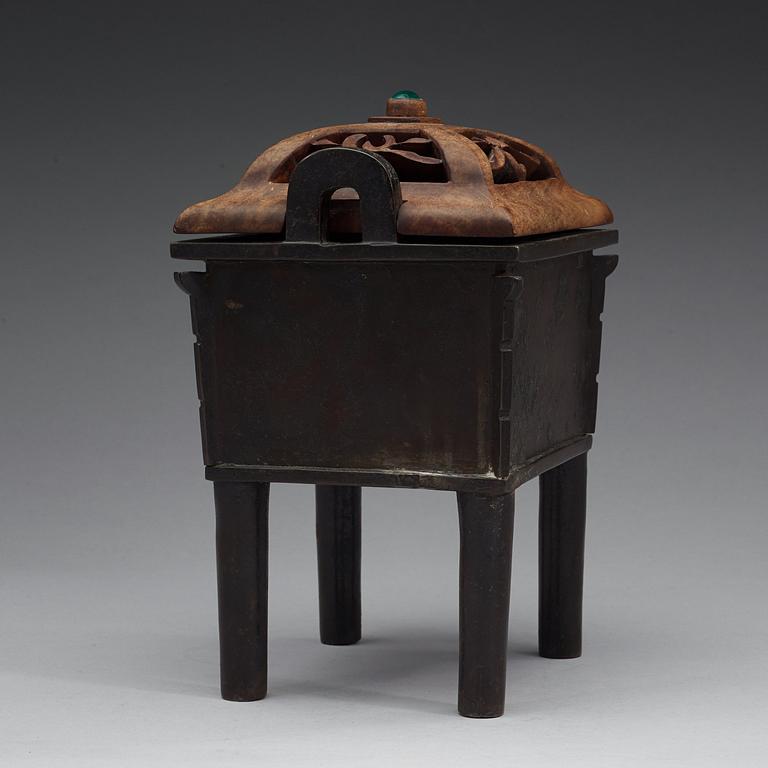 A bronze censer, Ming dynasty (1368-1644).