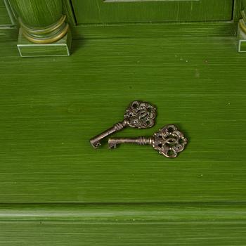 Skåp, rokokostil, Åmells möbler, daterat 1973.