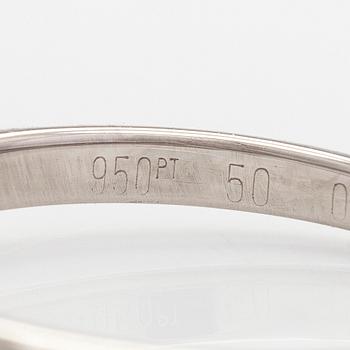 Cartier, ring, platina med briljantslipad diamant ca 0.46 ct. Med GIA dossier.