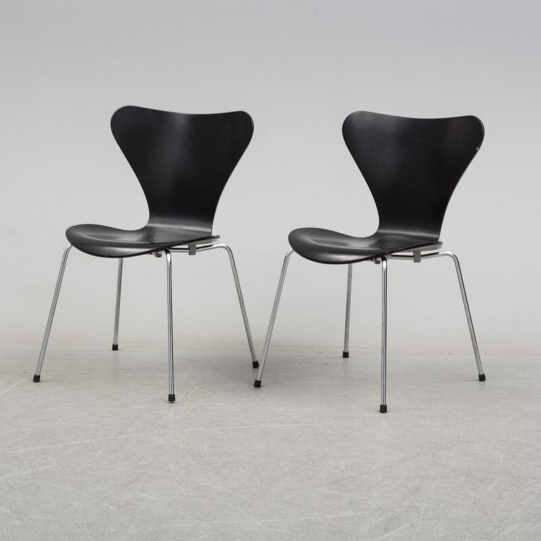 a set of six 'Sjuan' chairs by Arne Jacobsen, Fritz Hansen.