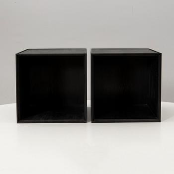 Mogens Lassen, vägghyllor ett par "Frame 35 Box" för Audo Danmark 2020-tal.