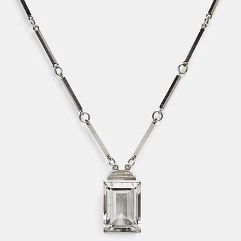 160. Wiwen Nilsson, a sterling a facet cut rock crystal collier, Lund, Sweden 1944.