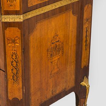 A Gustavian late 18th century commode attributed to J. Hultsten.