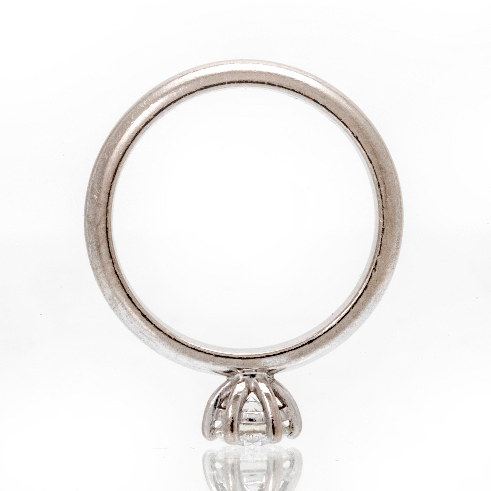 Ring solitär 18K vitguld och briljantslipad diamant, Kaplans, GIA dossier medföljer.