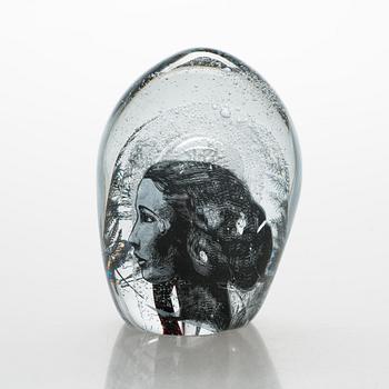 Sini Majuri, glasskulptur, "Cell", version 1, signerad Sini Majuri Suomenlinna 2021.