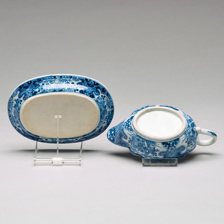 A blue and white part dinner service, Qing dynasty, Qianlong (1736-95) (23 pieces).