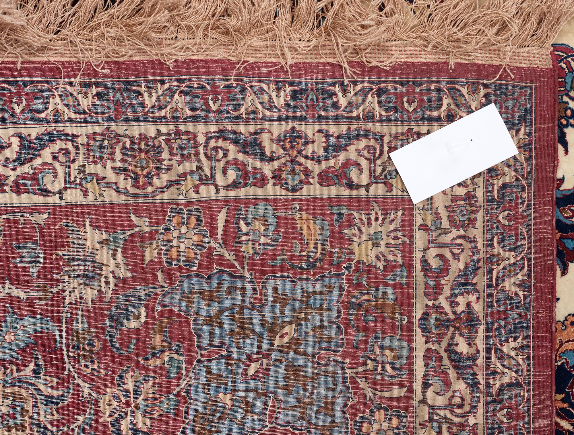 SEMI-ANTIQUE ESFAHAN PART SILK. 345 x 234,5 m.