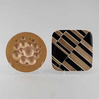 Two porcelian dishes by Fruhtrunk and Tapio Wirkkala for Rosenthal, signed and numbered.