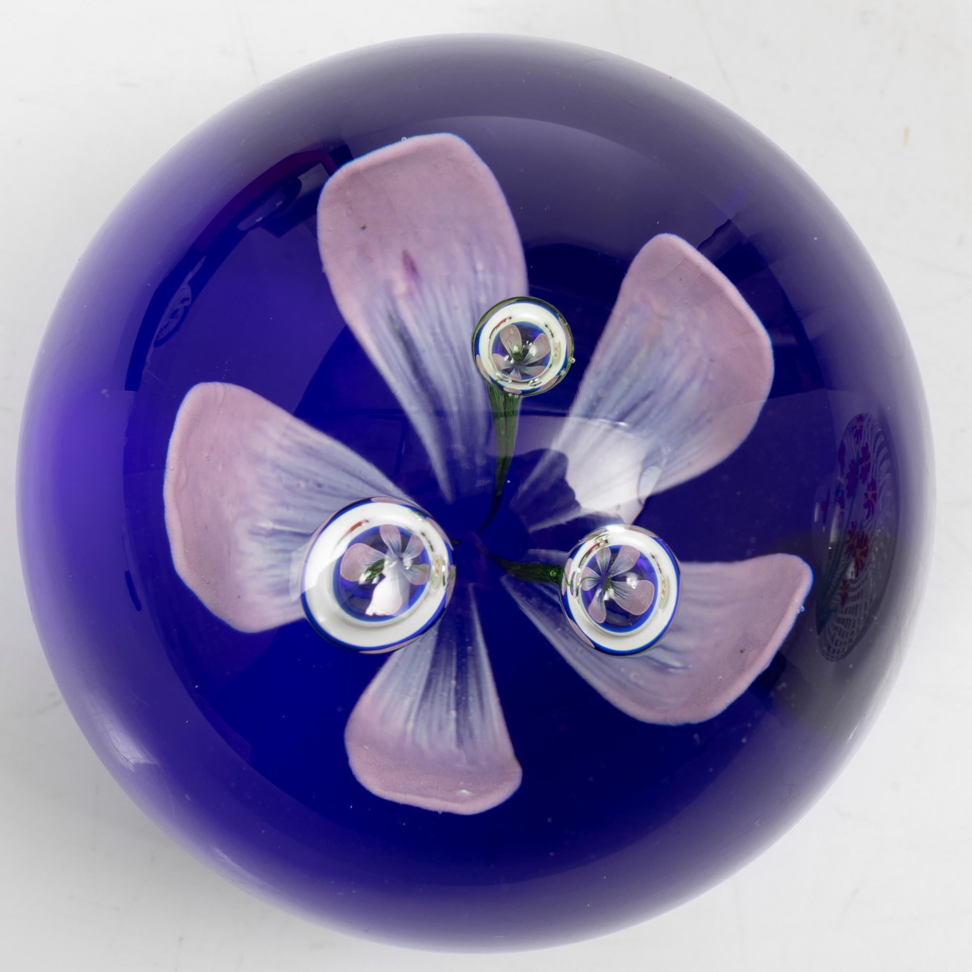 Baccarat, Caithness of Scotland, Murano, Lundberg Studios, five glass paper weights, signed.