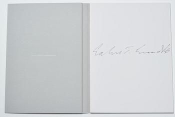 Sølve Søndsbø, bok Pictures from Savage Beauty signed.