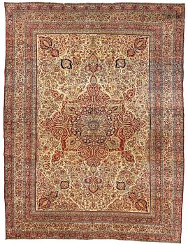 259. Matto an antique Kerman Laver, ca 677-688,5 x 510,5-526 cm.