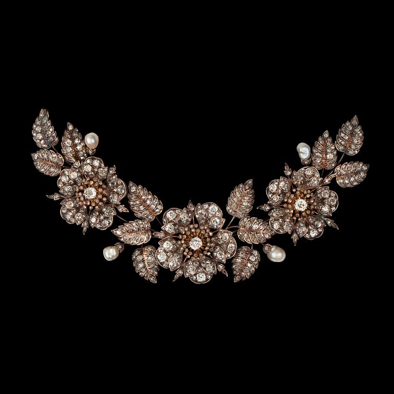 DIADEM/COLLIER, gammalslipade och rosenslipade diamanter, tot. ca 15 ct. samt orientaliska pärlor, 1870-tal.