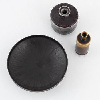 Berndt Friberg, vaser, 2 st och skål, Gustavsberg studio, 1956-1969.