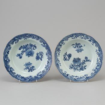 Four Chinese porcealin plates, Qianlong (1736-95).