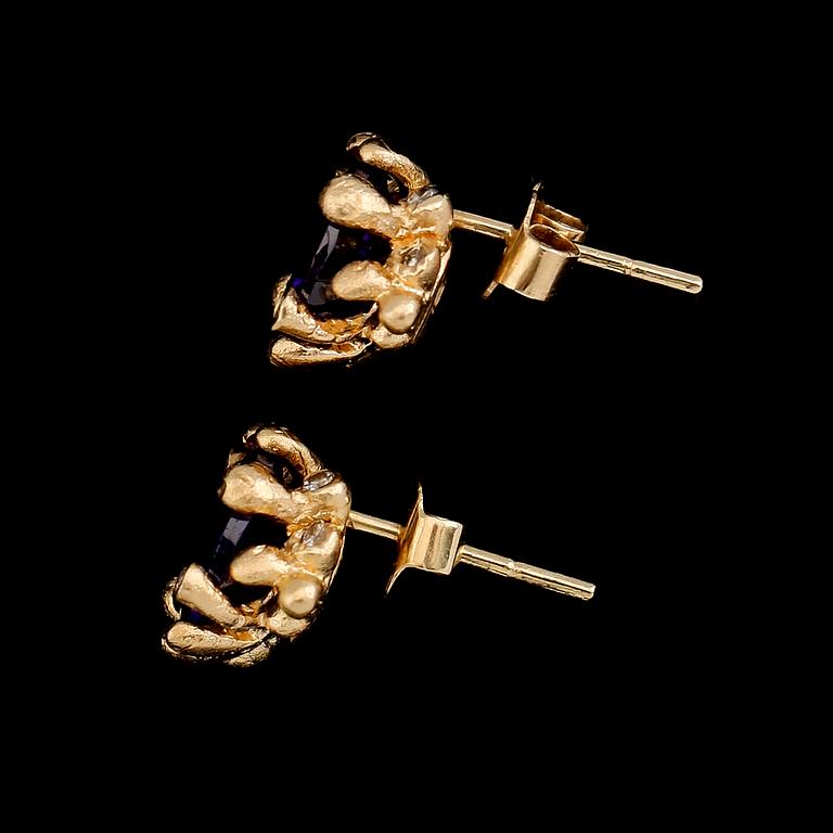 ÖRHÄNGEN, 1 par, 18K guld, 6 briljantslipade diamanter samt ametist. Total vikt ca 7 g.
