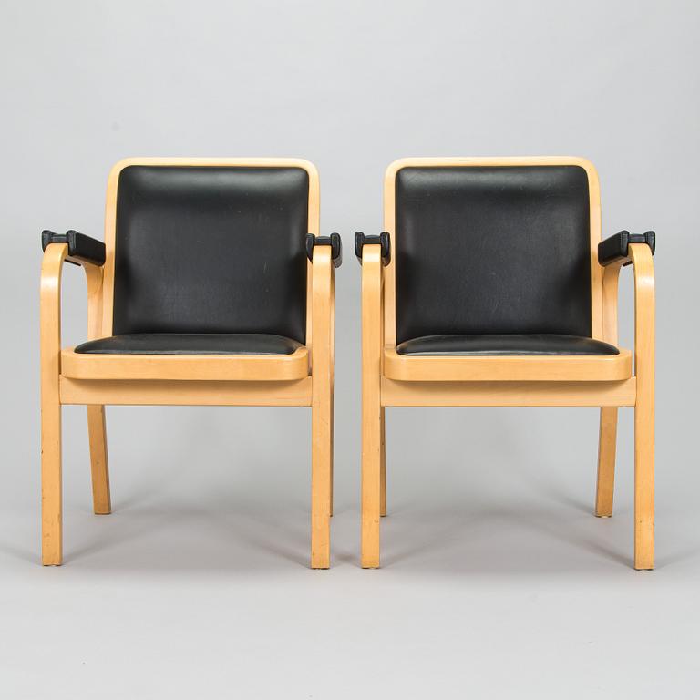 Alvar Aalto, nojatuolipari, malli E45, Artek, 1900-luvun loppu.
