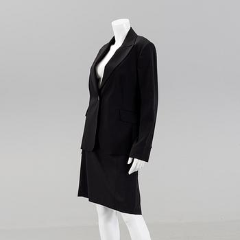 An Burberry suit, in size 42.
