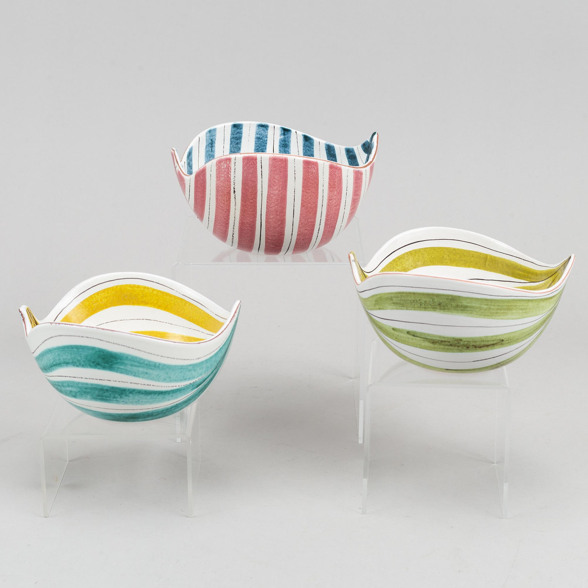 Stig Lindberg, three earthenware bowls, Gustavsberg studio.
