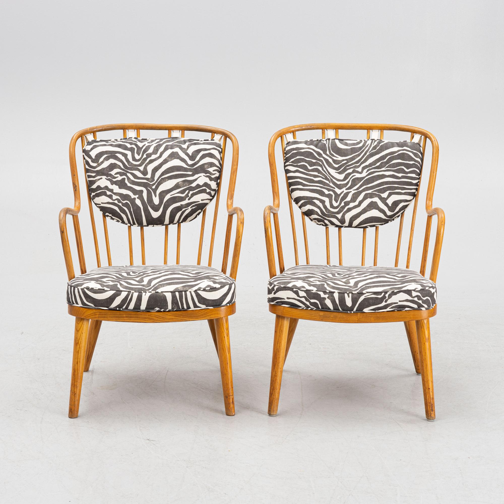 Aage Herman Olsen, a pair of model '1774' chairs, Kocks Snickerifabrik, Sweden, mid 20th Century.