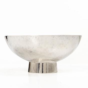 A Swedish 20th century silver bowl, signed Valdemar Sköld.