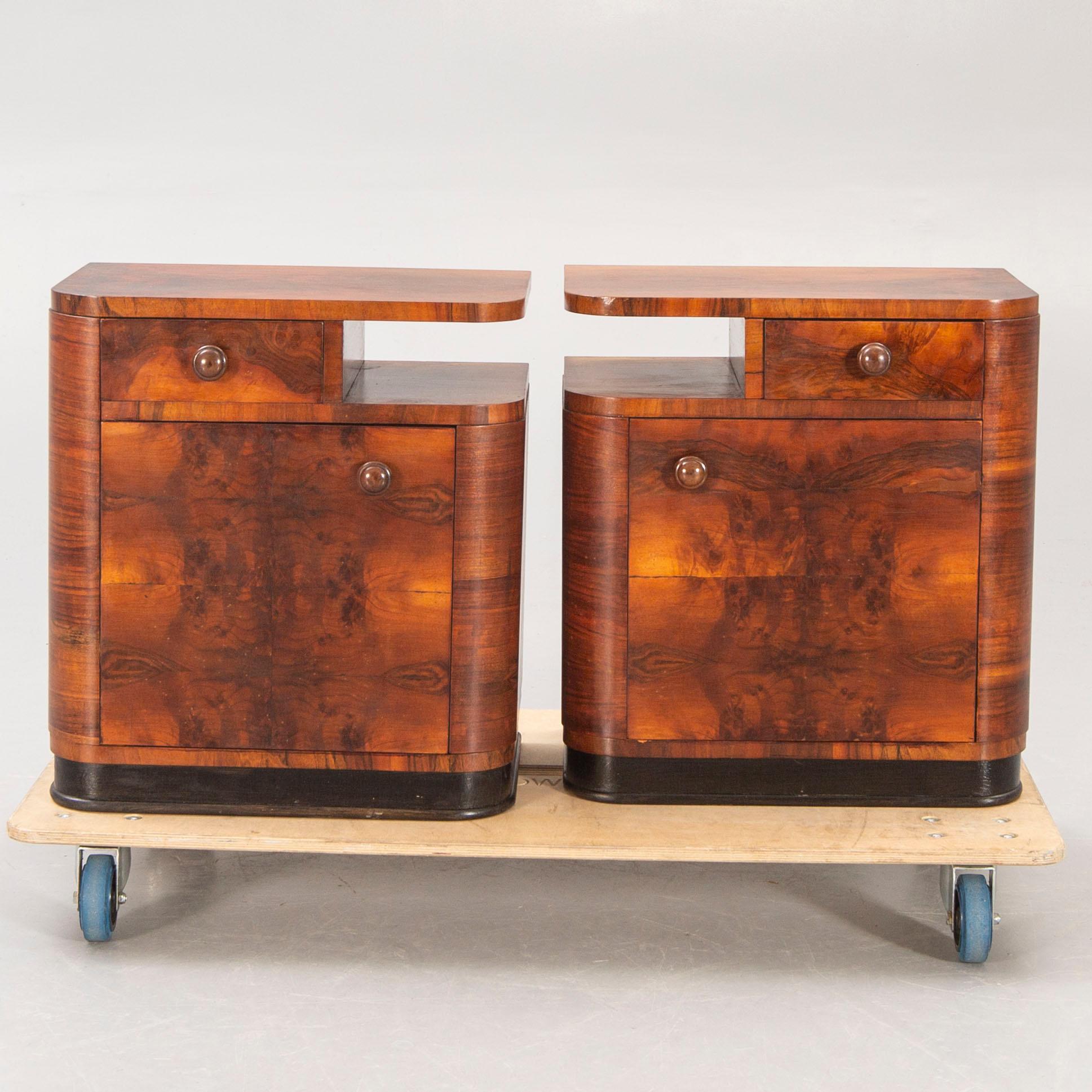 Sängbord ett par 1930/40-tal.