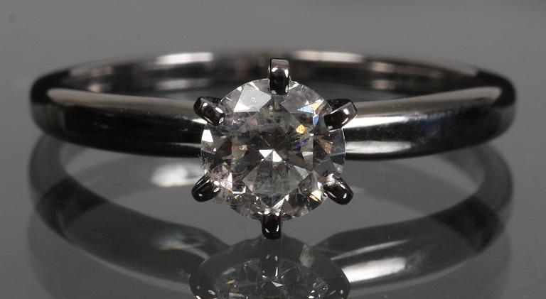 RING, 14 k vitguld med en briljant, ca 0,75 ct.