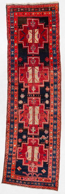 Gallery carpet, oriental, Northwest Persia, approx. 370 x 115 cm.