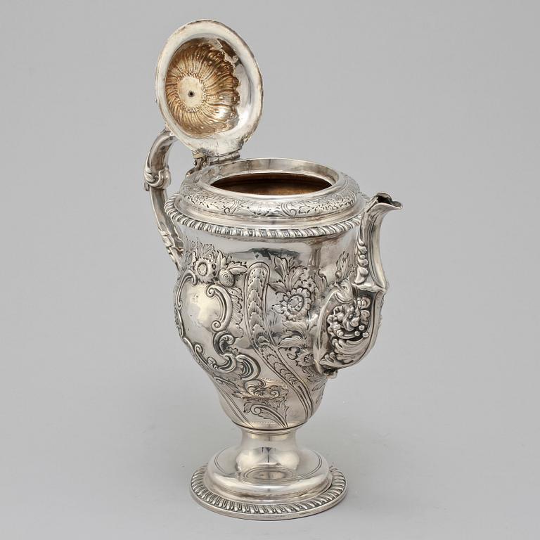 KANNA, silver, William Grundy, London, England, 1768. Vikt 1190 g.