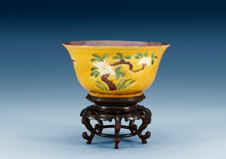 A brinial bowl, Qing dynasty, Kangxi (1662-1722).