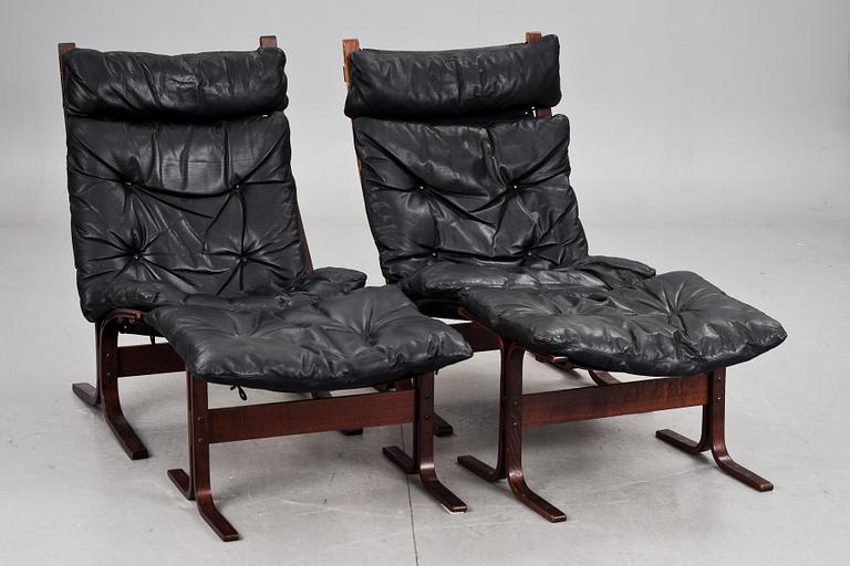 FÅTÖLJER med FOTPALL, ett par, Ingmar Relling, Westnofa Furniture, Norge. 1970-tal.