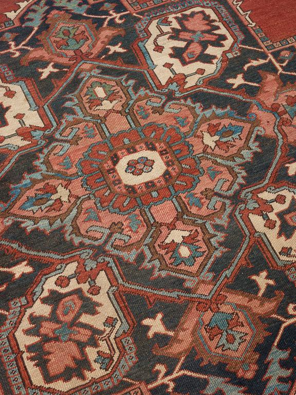 CARPET. Antique Heriz. 366,5 x 293 cm.