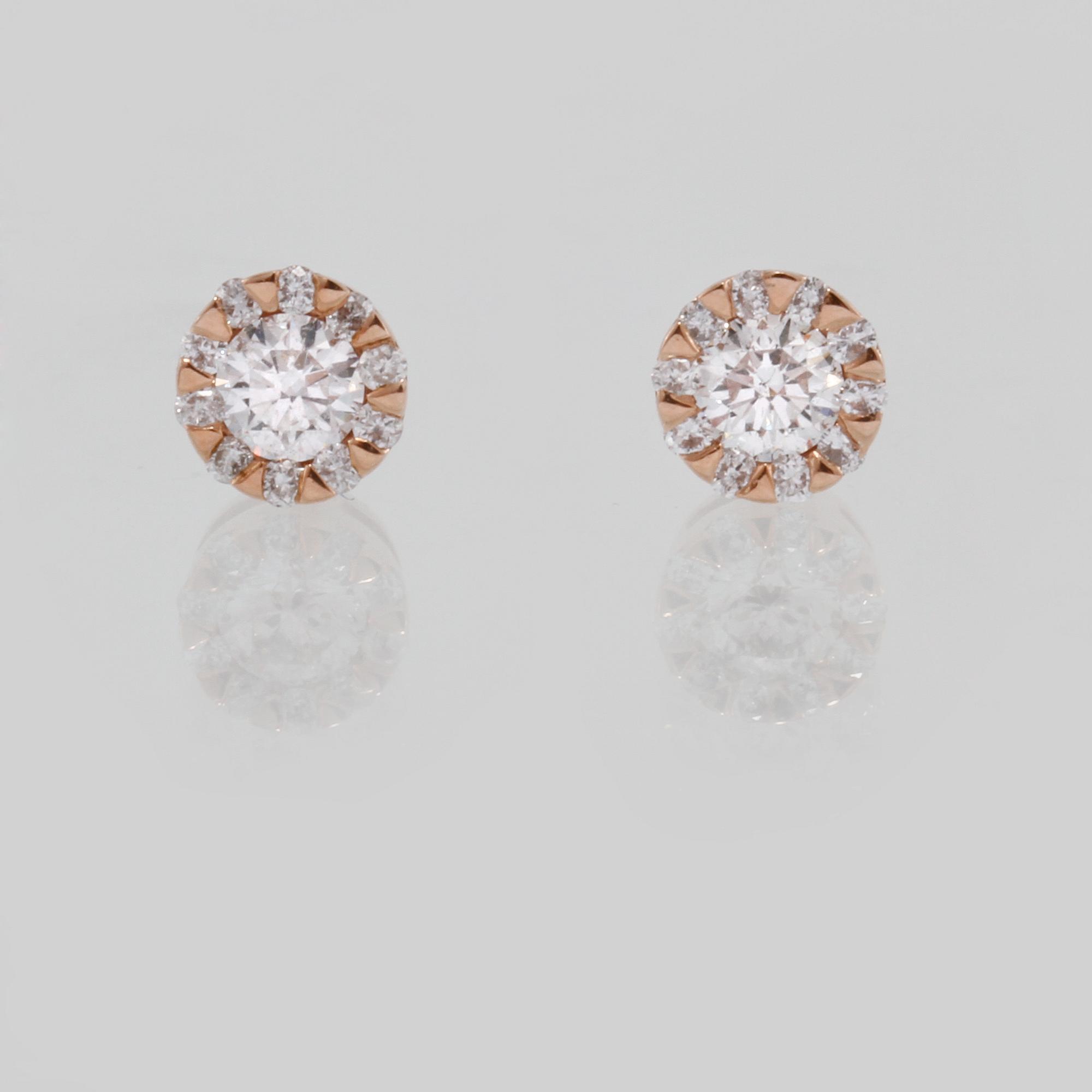 ÖRHÄNGEN, 18k guld med briljantslipade diamanter, 0.54 ct. Vikt 2 g.