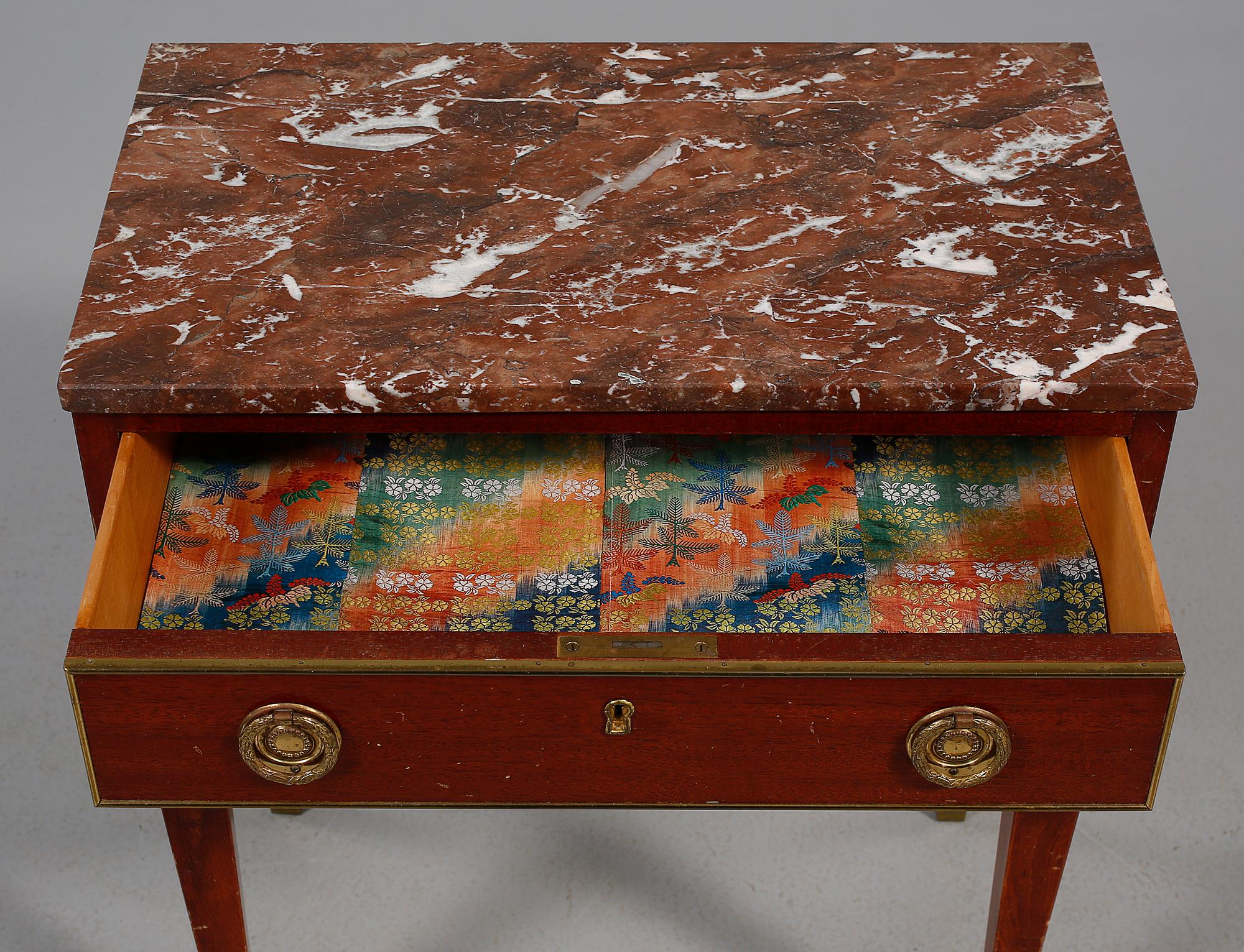SIDOBORD, gustaviansk stil, Ferdinand Lundqvist, 1900-talets tredje kvartal.