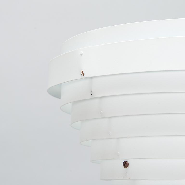 Alvar Aalto, golvlampa A805, "Änglavinge". Valaisinpaja, 1900-talets slut.