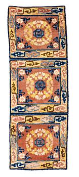 210. MEDITATIONSMATTA, semiantik Ningxia, Kina, ca 164,5 x 57,5-58,5 cm.