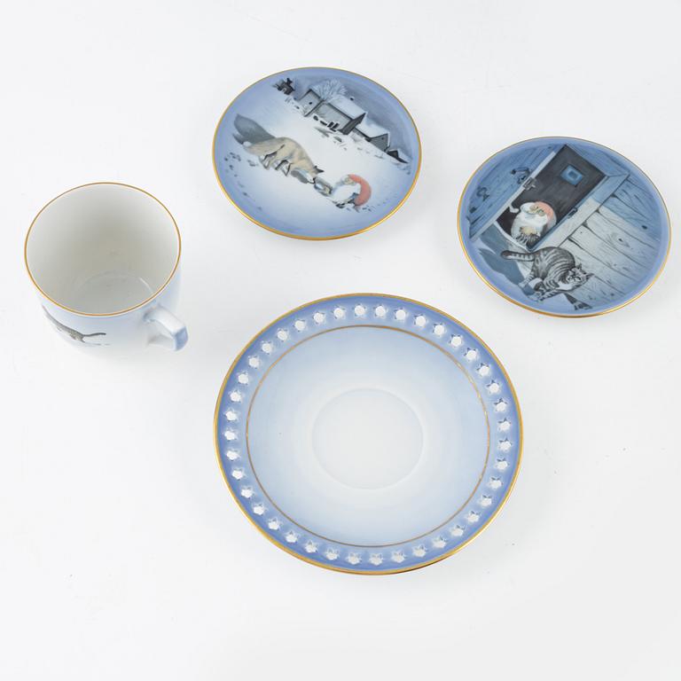 Harald Wiberg, a24-piece porcelain service, "Tomten", Royal Copenhagen and Bing & Grøndahl, Denmark.