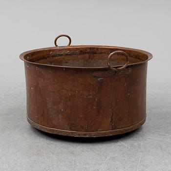 A copper cauldron, 18/19th century.