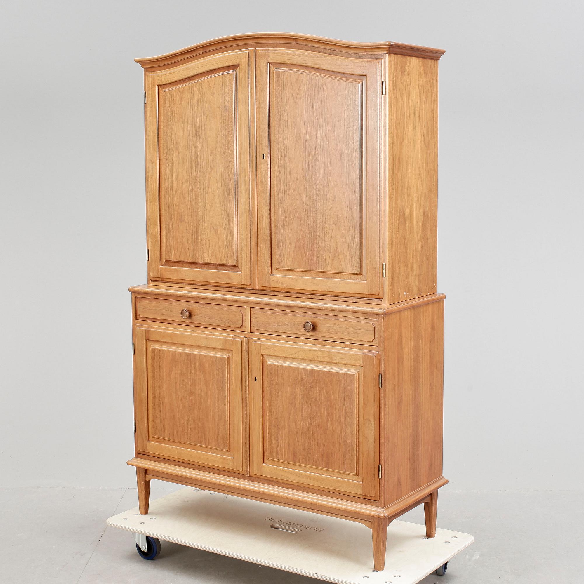 SKÅP, möjligen Carl Malmsten design, 1900-talets mitt.