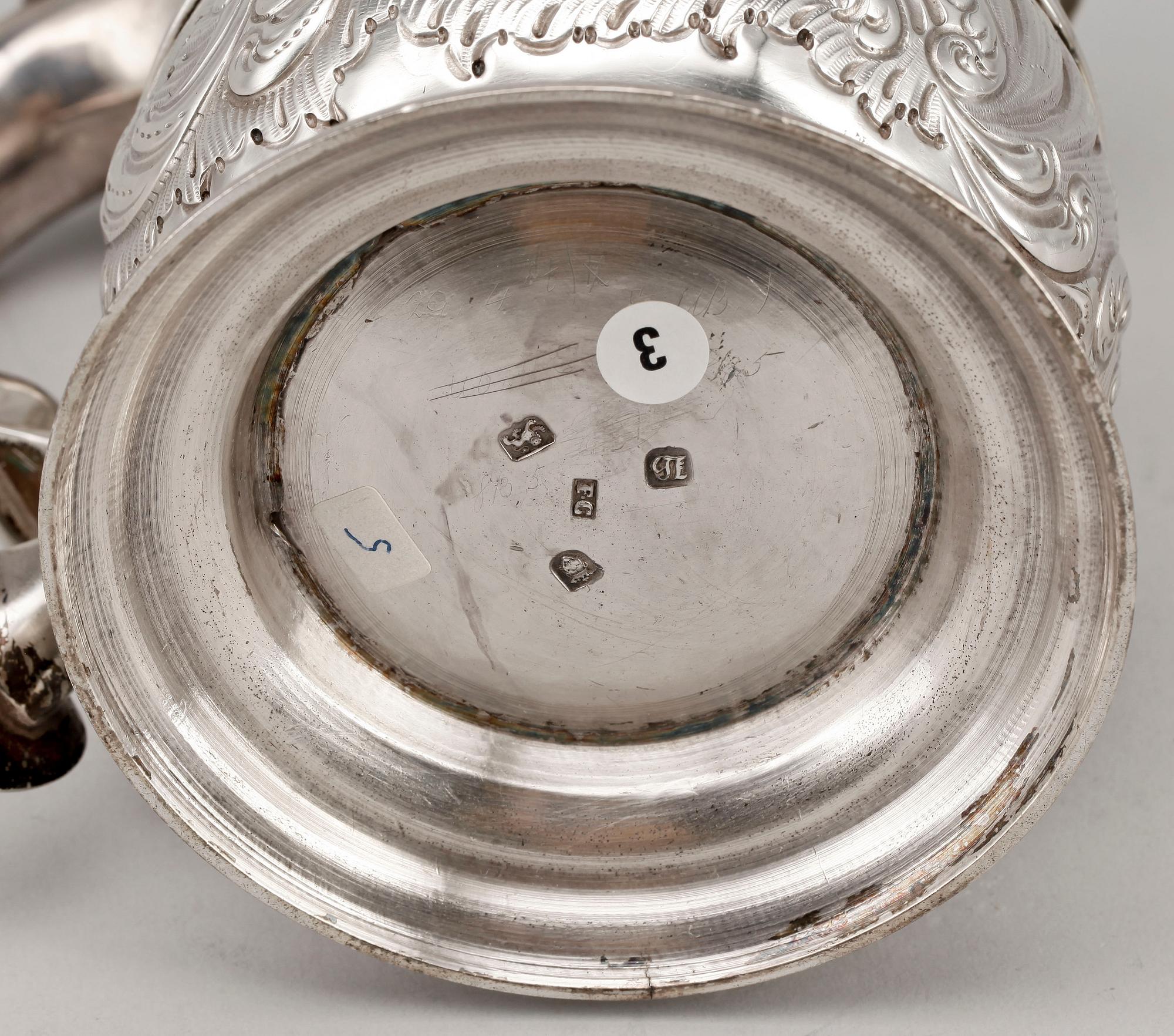 STOP, silver, London troligen 1763. Vikt ca 890 gram.